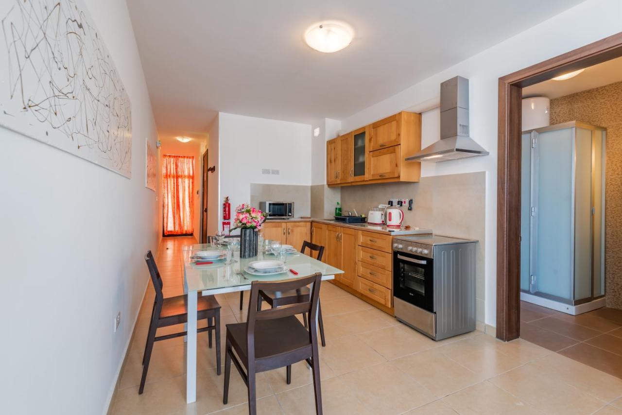 Ferienwohnung Penthouse With Seaview Terrace St. Paul's Bay Exterior foto
