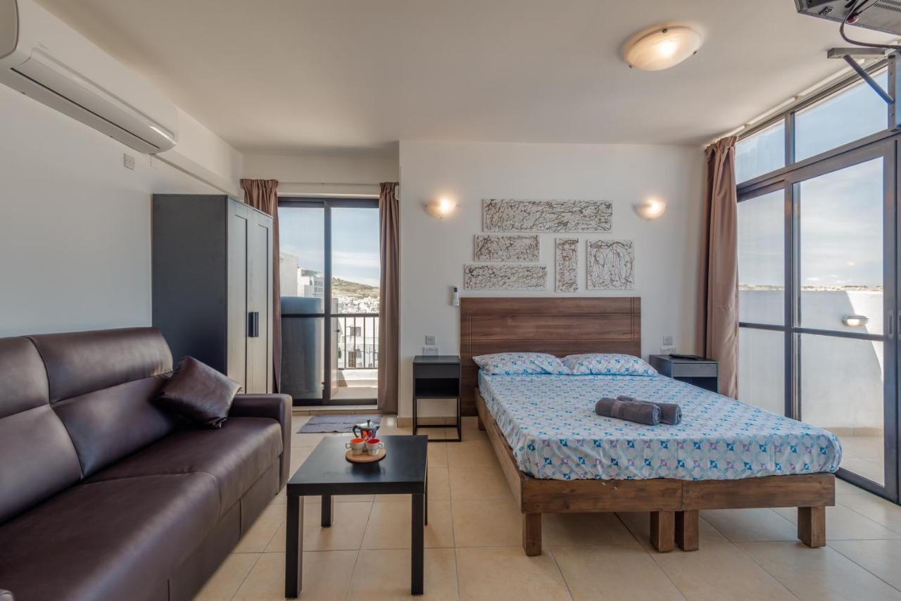 Ferienwohnung Penthouse With Seaview Terrace St. Paul's Bay Exterior foto