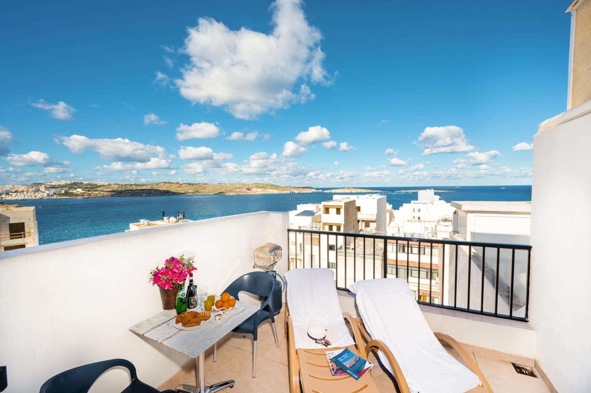 Ferienwohnung Penthouse With Seaview Terrace St. Paul's Bay Exterior foto