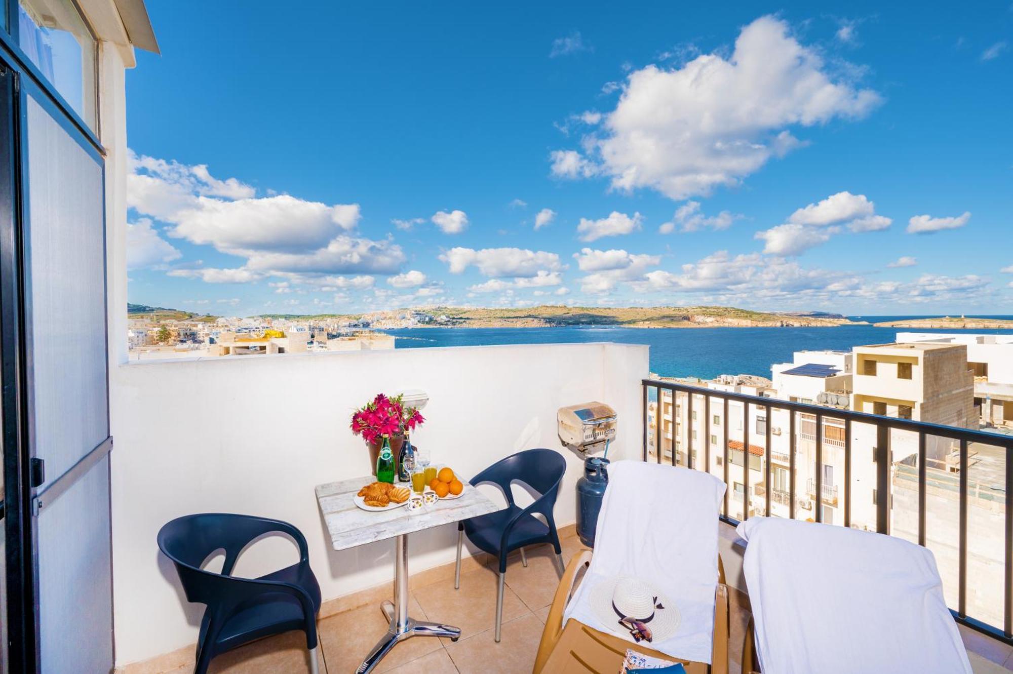 Ferienwohnung Penthouse With Seaview Terrace St. Paul's Bay Exterior foto